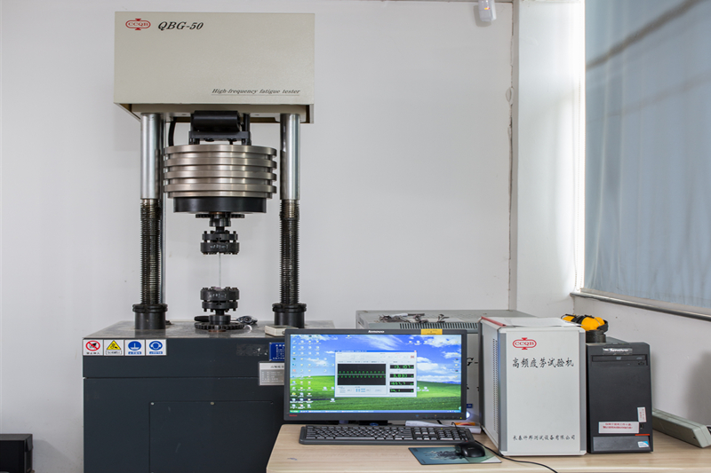 MASZYNA DO TESTOWANIA ZMĘCZENIA WYSOKIEJ CZĘSTOTLIWOŚCI